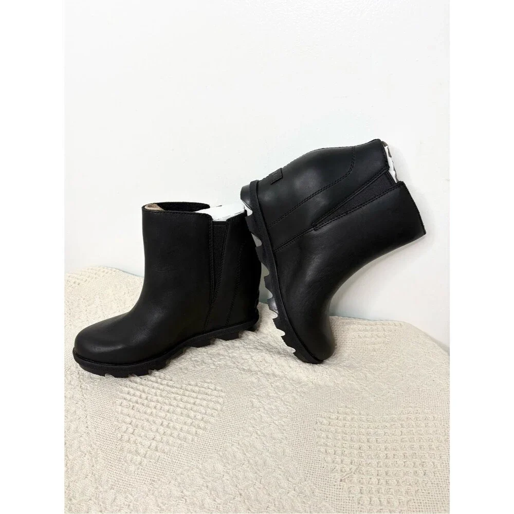NIB Sorel Joan Of Arctic Wedge II Zip Bootie Black Leather 6.5